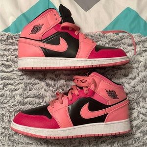 Jordan 1 mid coral pink, size 7 big kids (men’s)